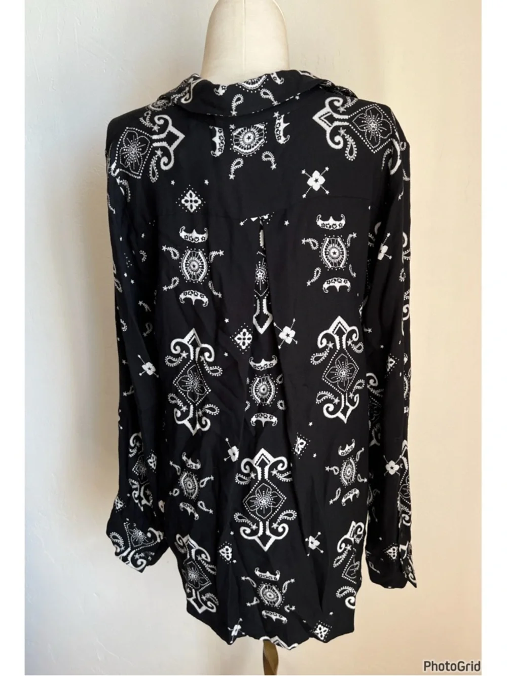 L’Agence Jaqueline Bandana Print Flannel Top Medium western - Picture 3 of 6